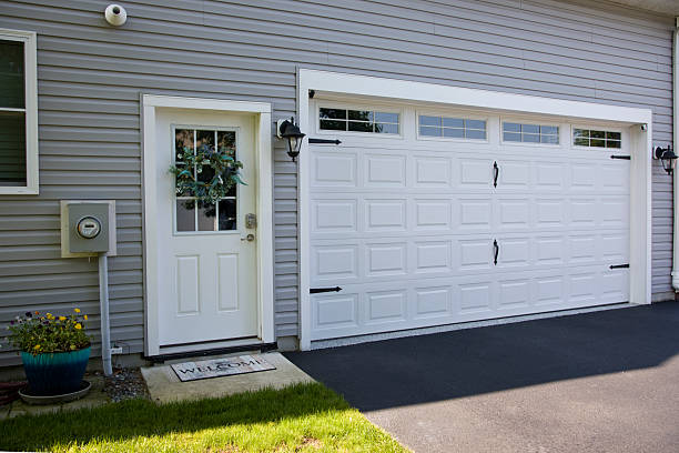 24/7 Emergency Garage Door Panel Replacement experts in Moscow, PA